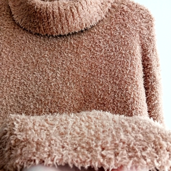 Aerie Marshmallow Turtleneck Cropped Sweater Bell Sleeves Fuzzy Tan XL - Picture 13 of 15